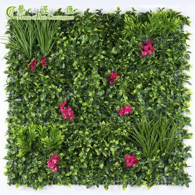 جدار أخضر اصطناعي في الهواء الطلق